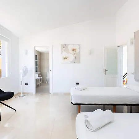 Fantastic With Amazing Sea Views בית נופש *