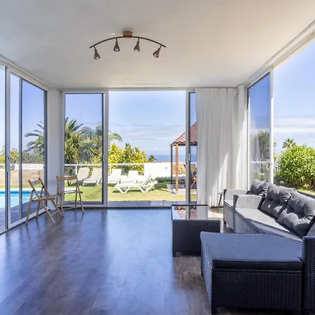 בית נופש Fantastic With Amazing Sea Views