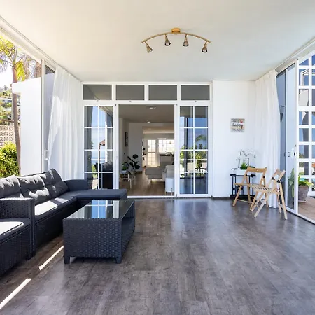 בית נופש Fantastic With Amazing Sea Views *