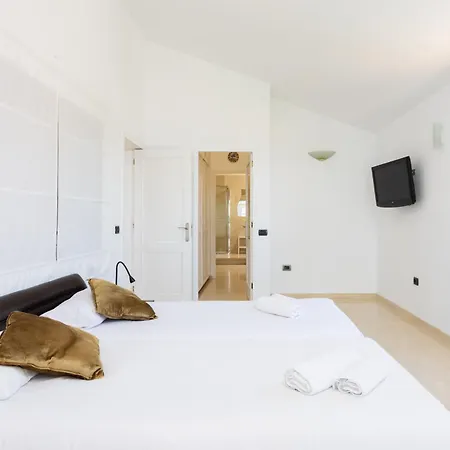 בית נופש Fantastic With Amazing Sea Views *