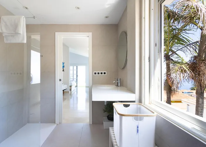 Vakantiehuis Fantastic With Amazing Sea Views *