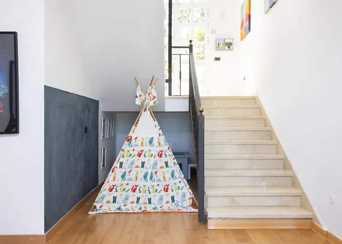 Дом отдыха Fantastic With Amazing Sea Views *