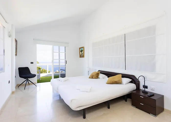 Vakantiehuis Fantastic With Amazing Sea Views *