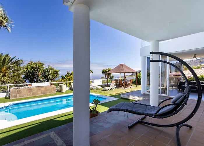 Дом отдыха Fantastic With Amazing Sea Views