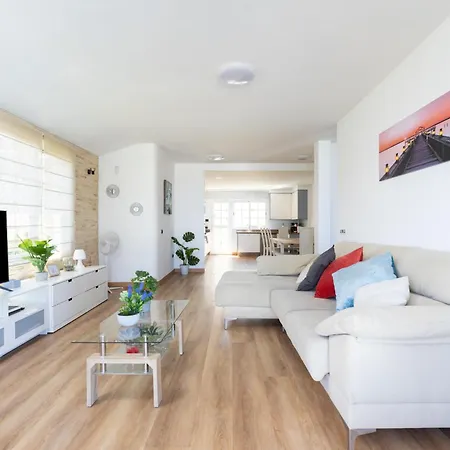 Fantastic With Amazing Sea Views Hébergement de vacances